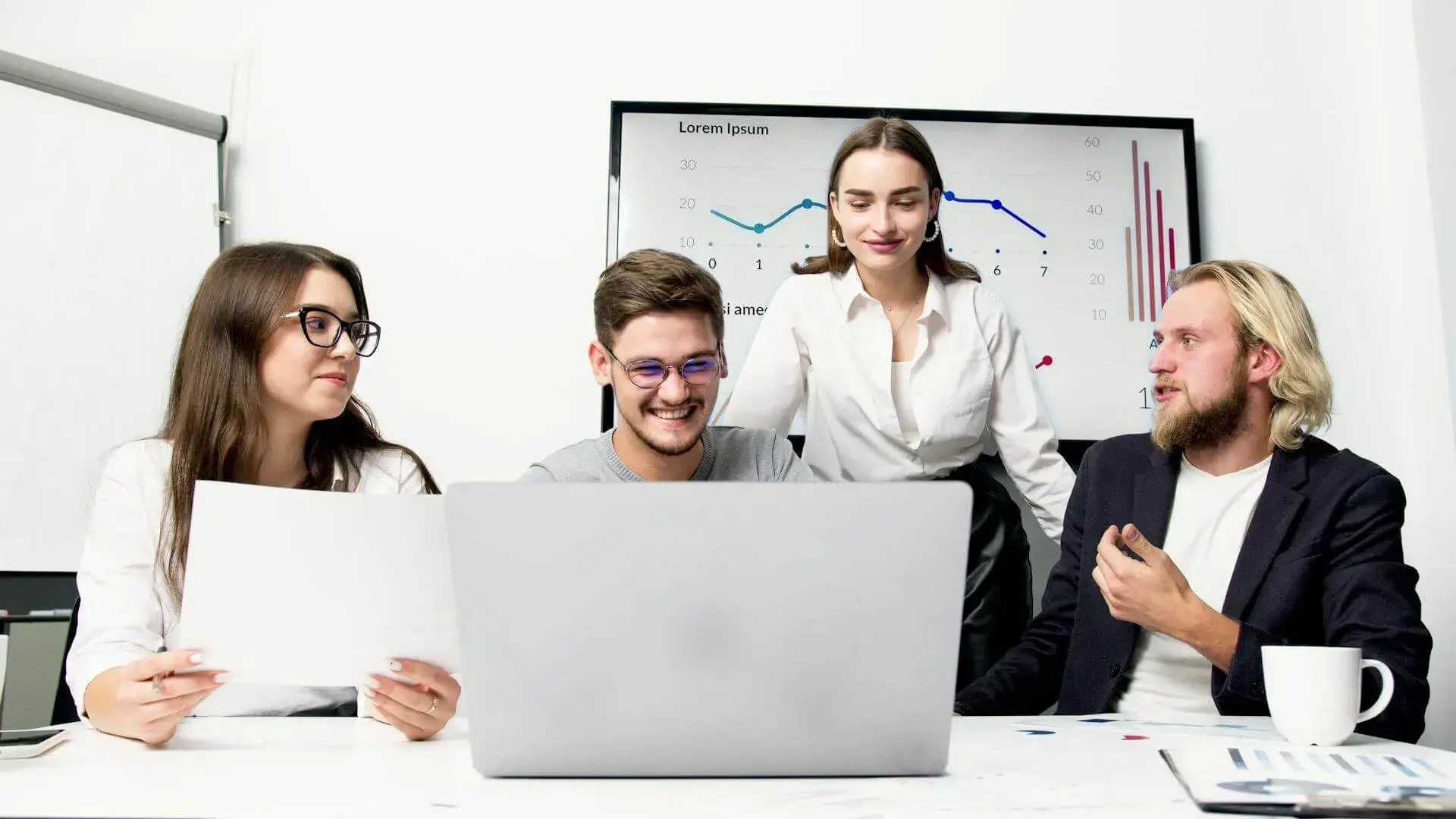 How to Effectively Lead a Remote or Hybrid Team in 2025